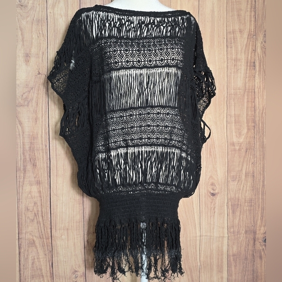 Trina Turk Black Crochet Fringe Pullover Swim Cover-Up Size Small - Picture 1 of 8